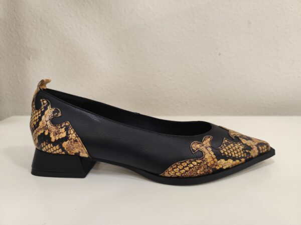 Bailarina negra snake Dibia