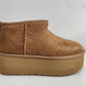 Bota classic ultra mini platform chesnut UGG