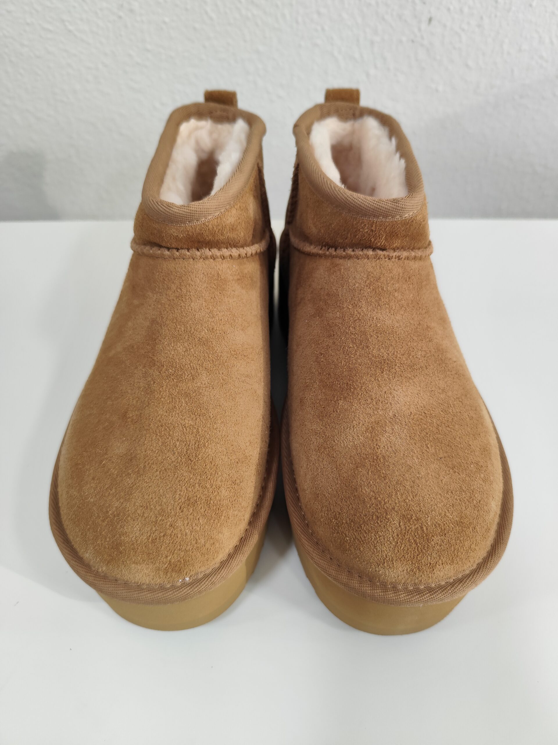 Bota classic ultra mini platform chesnut UGG