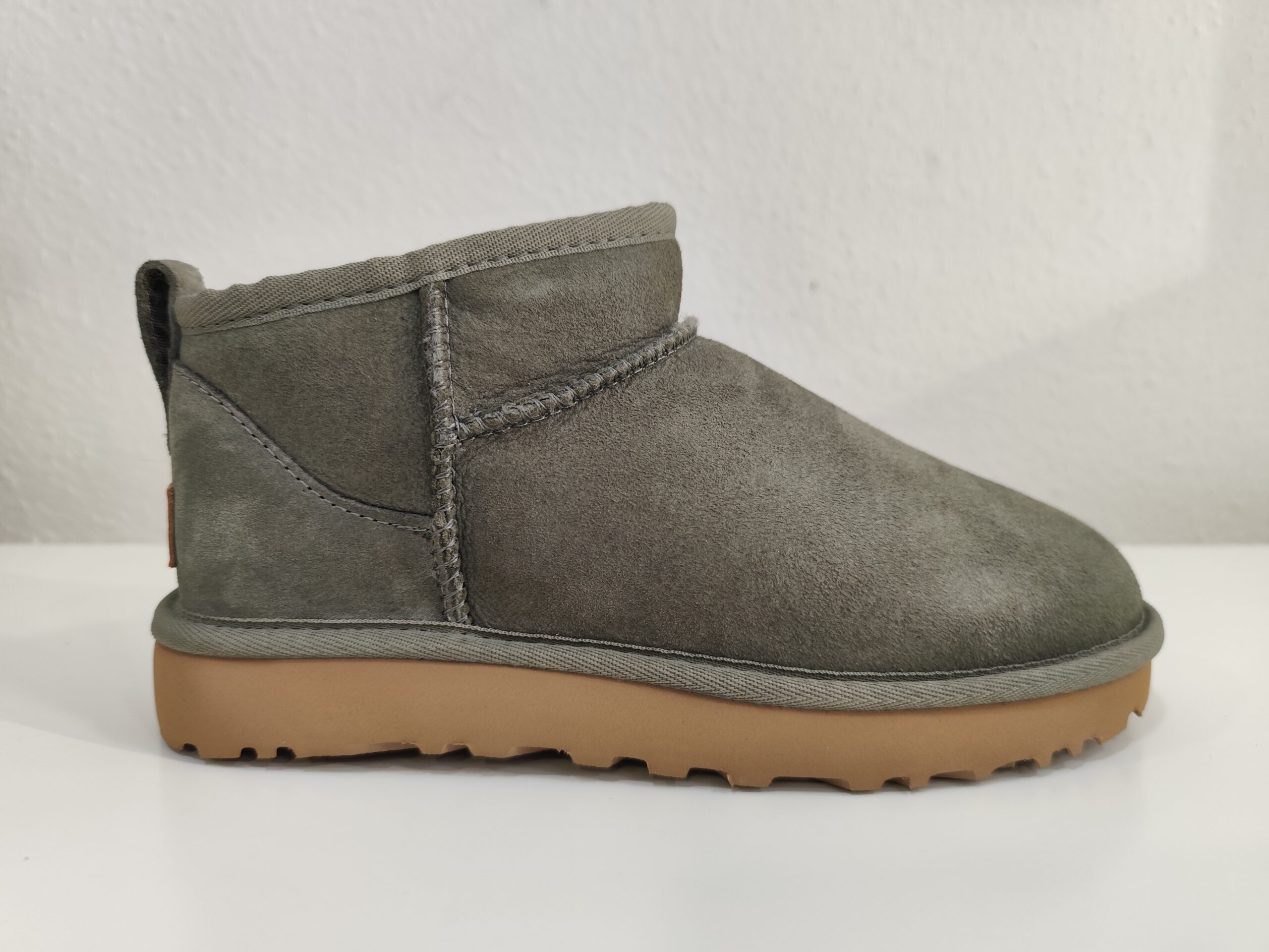 Bota classic ultra mini verde UGG