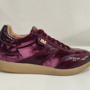 Deportiva terciopelo cereza Pedro Miralles