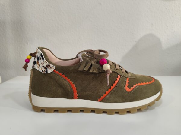 Deportivas caqui print bolitas Nival