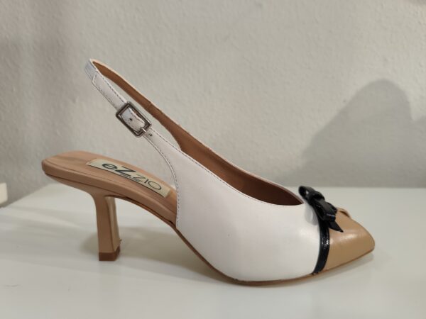 Destalonado tacón peeptoe Ezzio