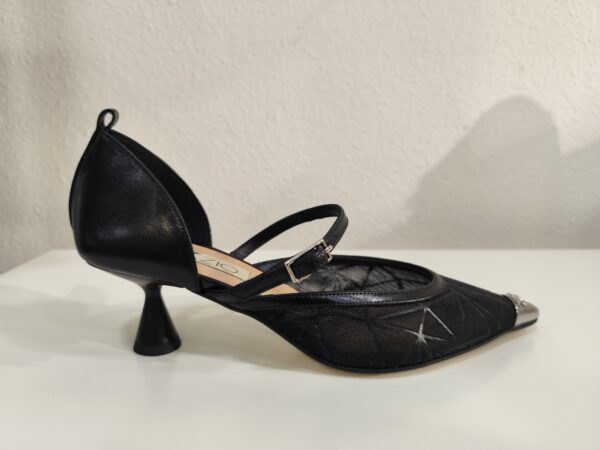 Zapato de tacón negro puntera Ezzio