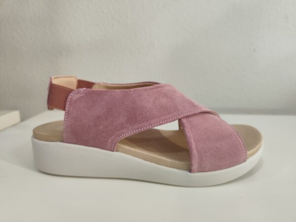 Sandalia cruzada malva Pepe Saenz