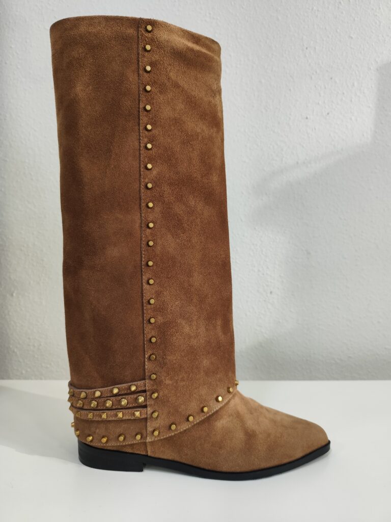 Bota camel plana tachuelas Bruno Premi