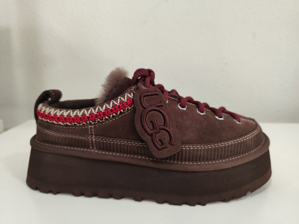 Heritage Lace-up UGG