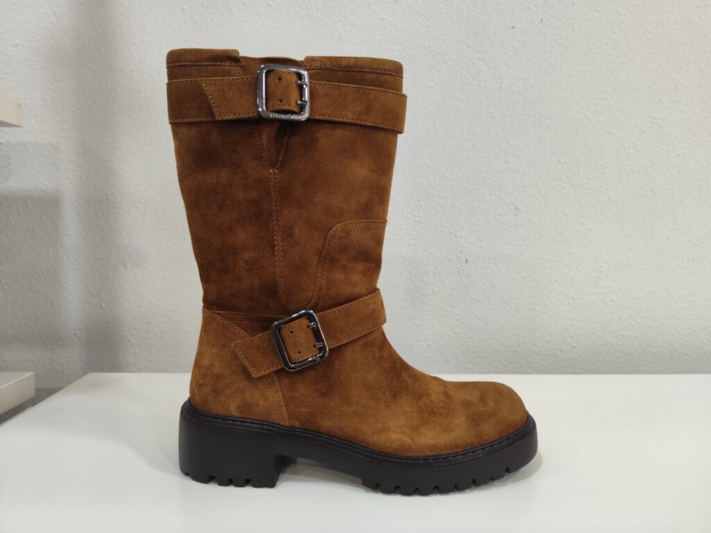 Bota caña media camel Unisa