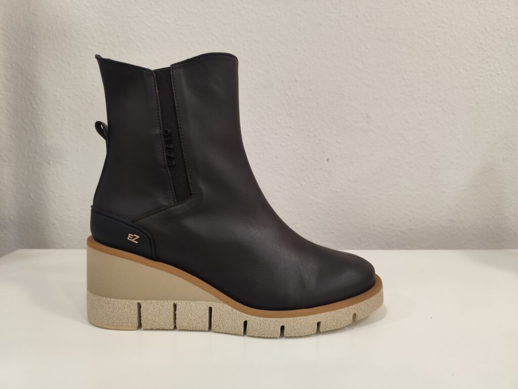 Botin cuña marron Ezzio