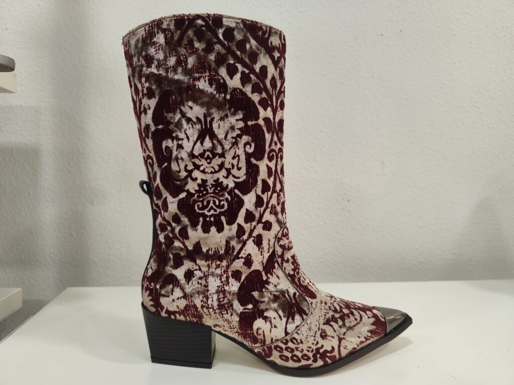 Bota terciopelo burdeos Ezzio