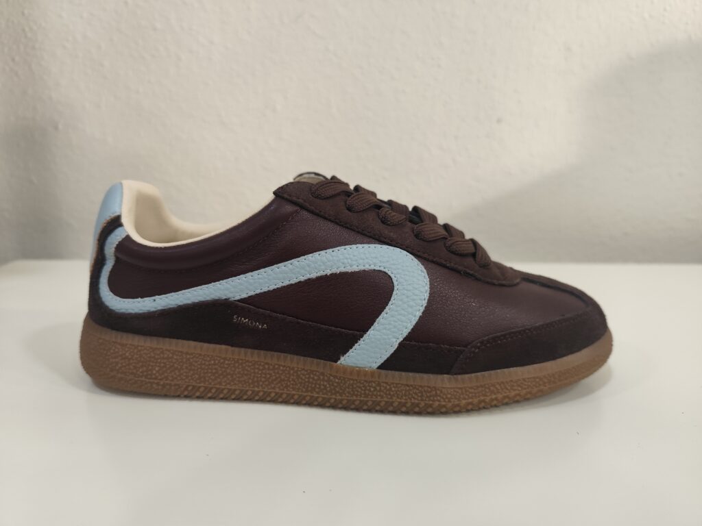 Deportiva marron y azul Verbenas